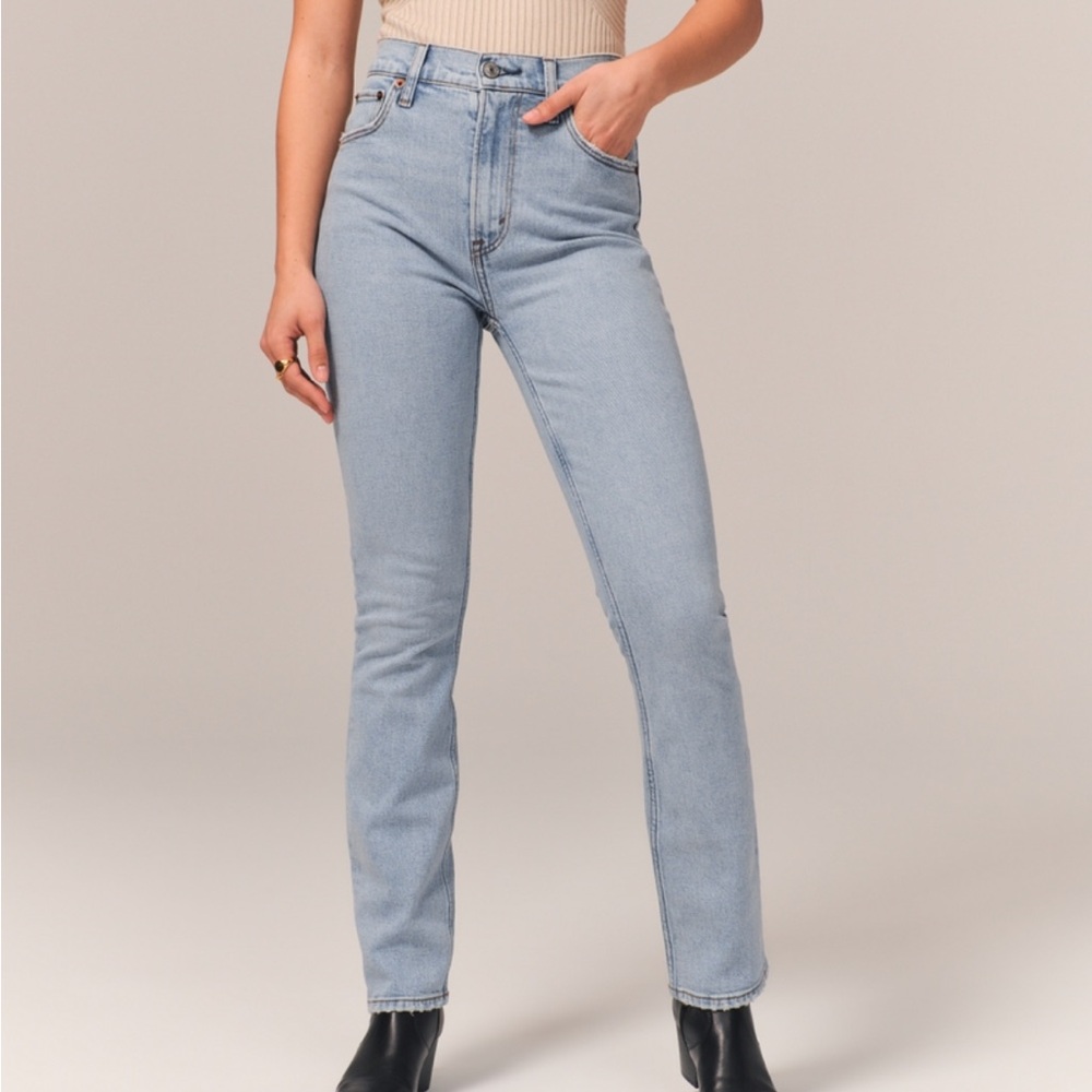 A&F Ultra High Rise 90s Slim Straight Jean